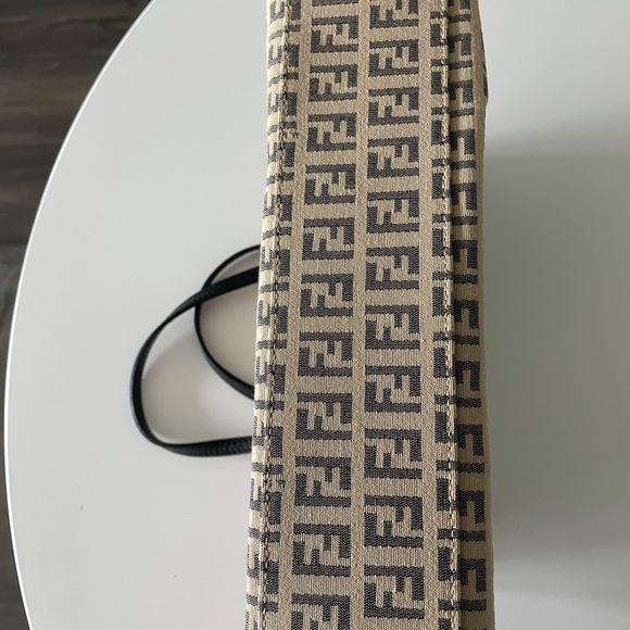 Fendi vintage monogram Zucchino pattern canvas tote bag. - Picture 7 of 15